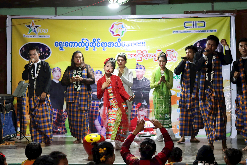 Traditionelles Theater für Dialog, Bildung und Frieden in Myanmar