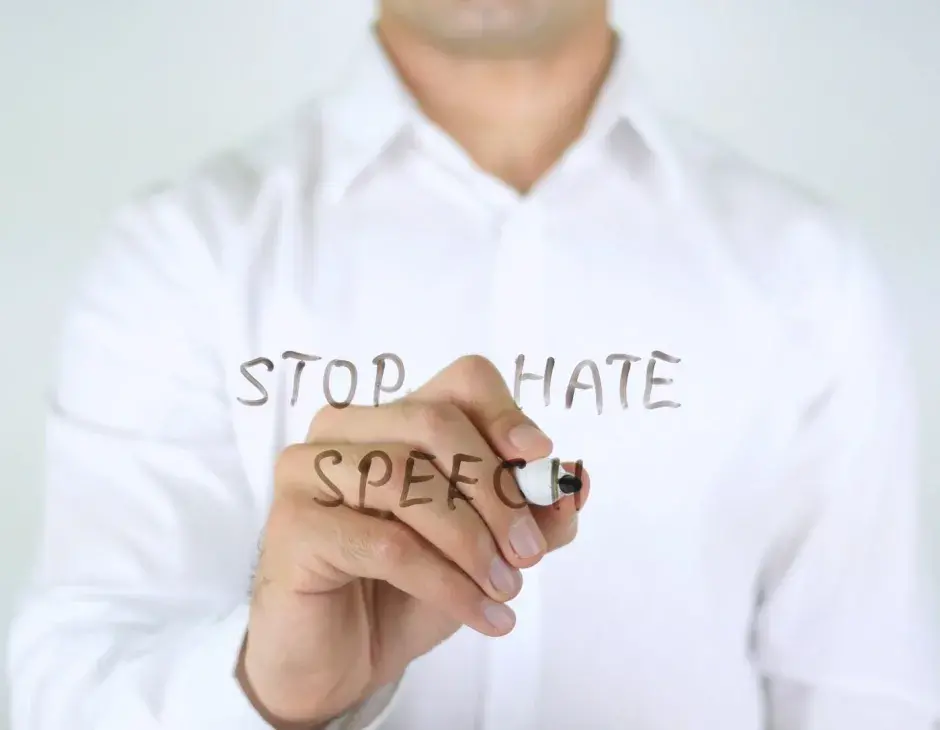 Los expertos constatan que el aumento del discurso del odio es consecuencia de la pandemia