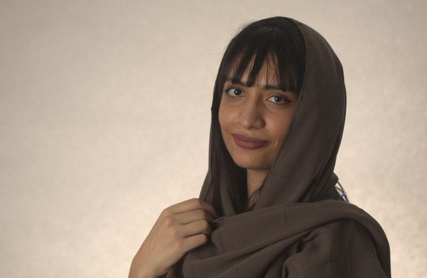 Ameera Alnejaim hat ein Diplom in kulturellem und internationalem Dialog