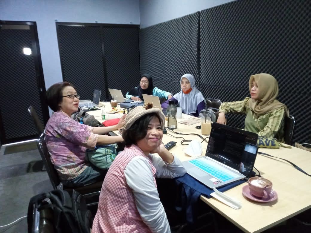 نساء أندونيسيات يطلقن حملة إلكترونية قوامها الحوار لإنهاء العنف ضد المرأة