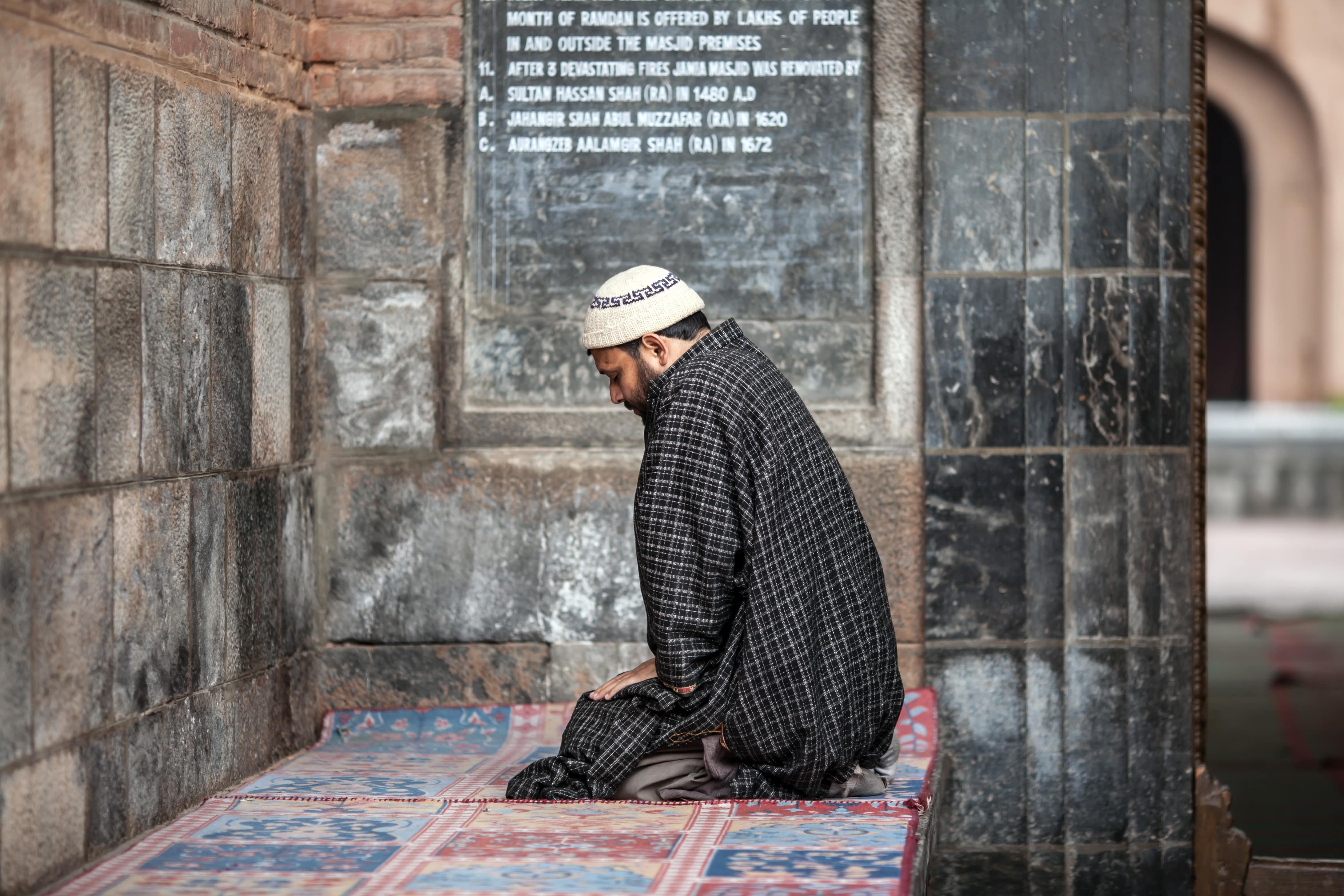 Religiöse Feiertage in Isolation: Beten und Feiern auf ungewohnte Weise