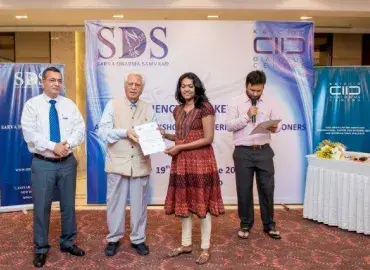 Participants receive their certificates at the conclusion of the training in New Delhi, India. Photo:Facebook