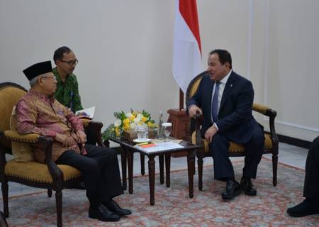 SG meets with VP of Indonesia in Jakarta