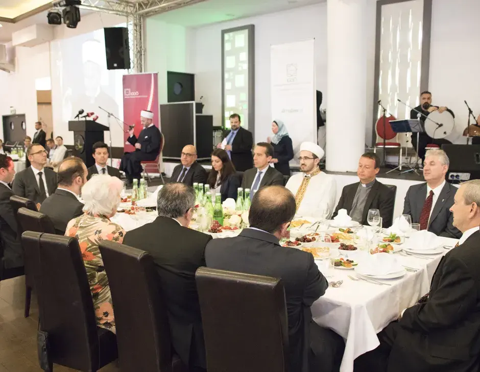 Austrian Federal Chancellor and KAICIID Director General Take Part in Interreligious Iftar