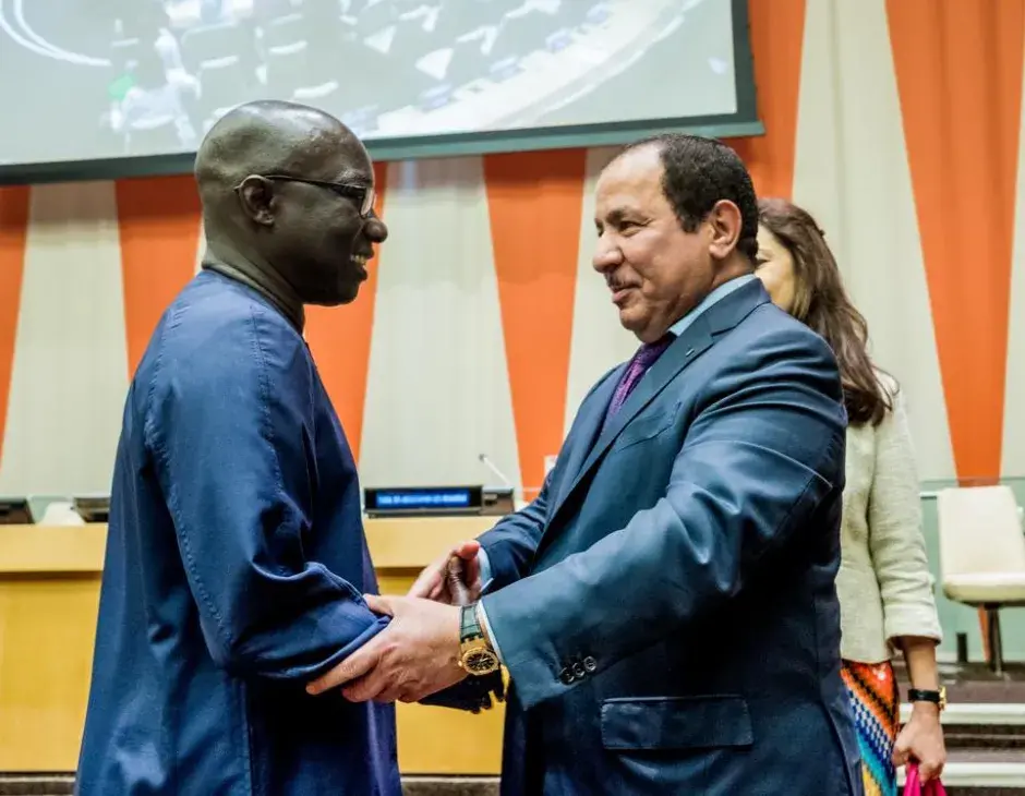 KAICIID-Generalsekretär gratuliert scheidendem UN-Untergeneralsekretär Adama Dieng bei hochrangiger Zeremonie