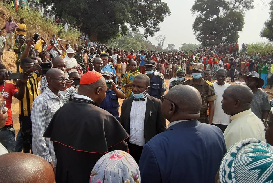 Reverend Nicolas Guerekoyame-Gbangou, Cardinal Dieudonné Nzapalainga and Imam Abdoulaye Ouasselogue meet with a crowd in Central African Republic