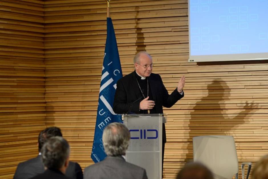 Cardinal Schoenborn, Archbishop of Vienna, speaks at the KAICIID Dialogue Centre on 19 November 2015. Photo: Daniel Shaked/KAICIID Cardinal Schoenborn, Archbishop of Vienna, speaks at the KAICIID Dialogue Centre on 19 November 2015. Photo: Daniel Shaked/KAICIID