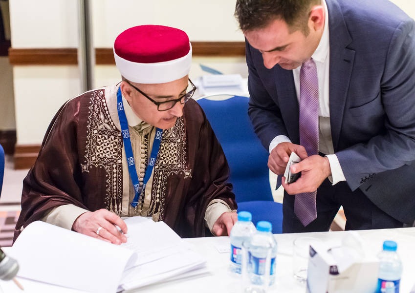 مركز حوار الأديان يطلق شبكة الكليات والمعاهد الدينية الإسلامية والمسيحية في العالم العربي مركز الملك عبد الله بن عبد العزيز العالمي للحوار بين أتباع الأديان والثقافات