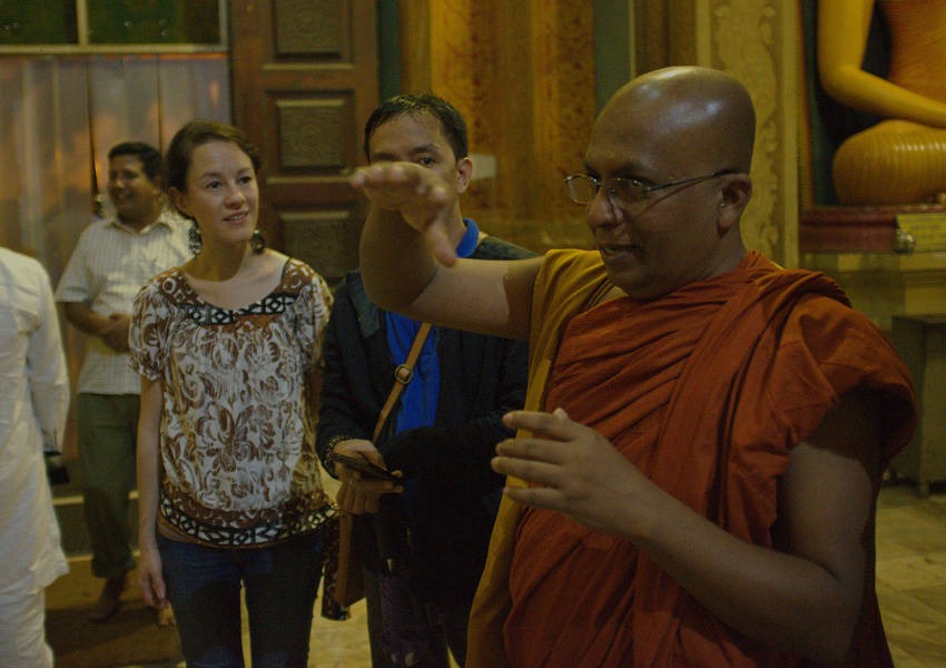 The final stop on the tour was the Bellanwila Buddhist Temple. The tour was led by Galkande Dhammananda Thero, a graduate of the first Fellows course. Dhammananda is a Buddhist monk working in peacebuilding and reconciliation in Colombo.