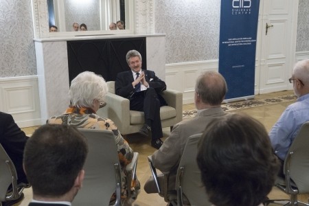 Religionen im Dialog - Dr. Wolf Religionen im Dialog - Dr. Wolf